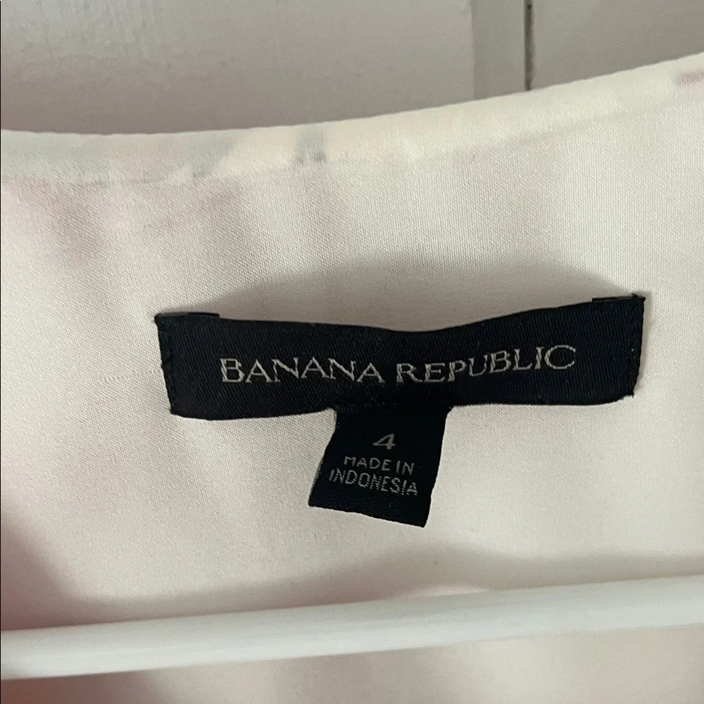 Banana Republic Red and White Floral Midi Dress - Picture 2 of 2